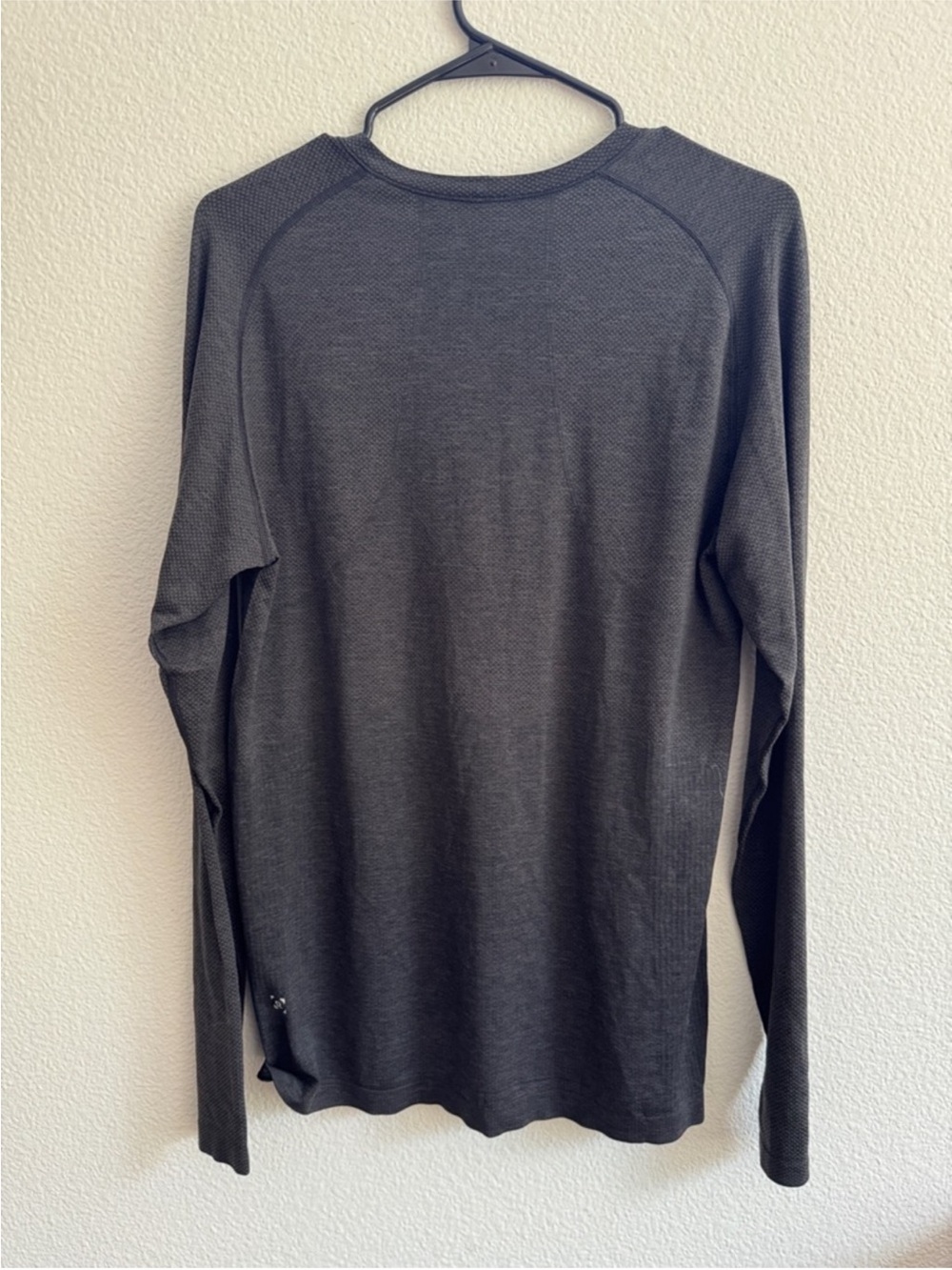 Lululemon men’s metal vent long sleeve shirts *4 bundle* - Picture 9 of 9